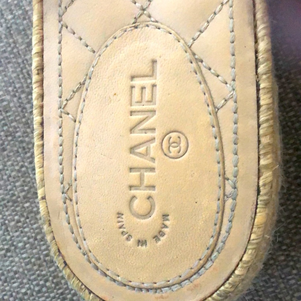 CHANEL SLIDES - Picture 4 of 11